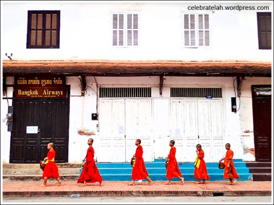 Luang-Prabang-Monks-Alms